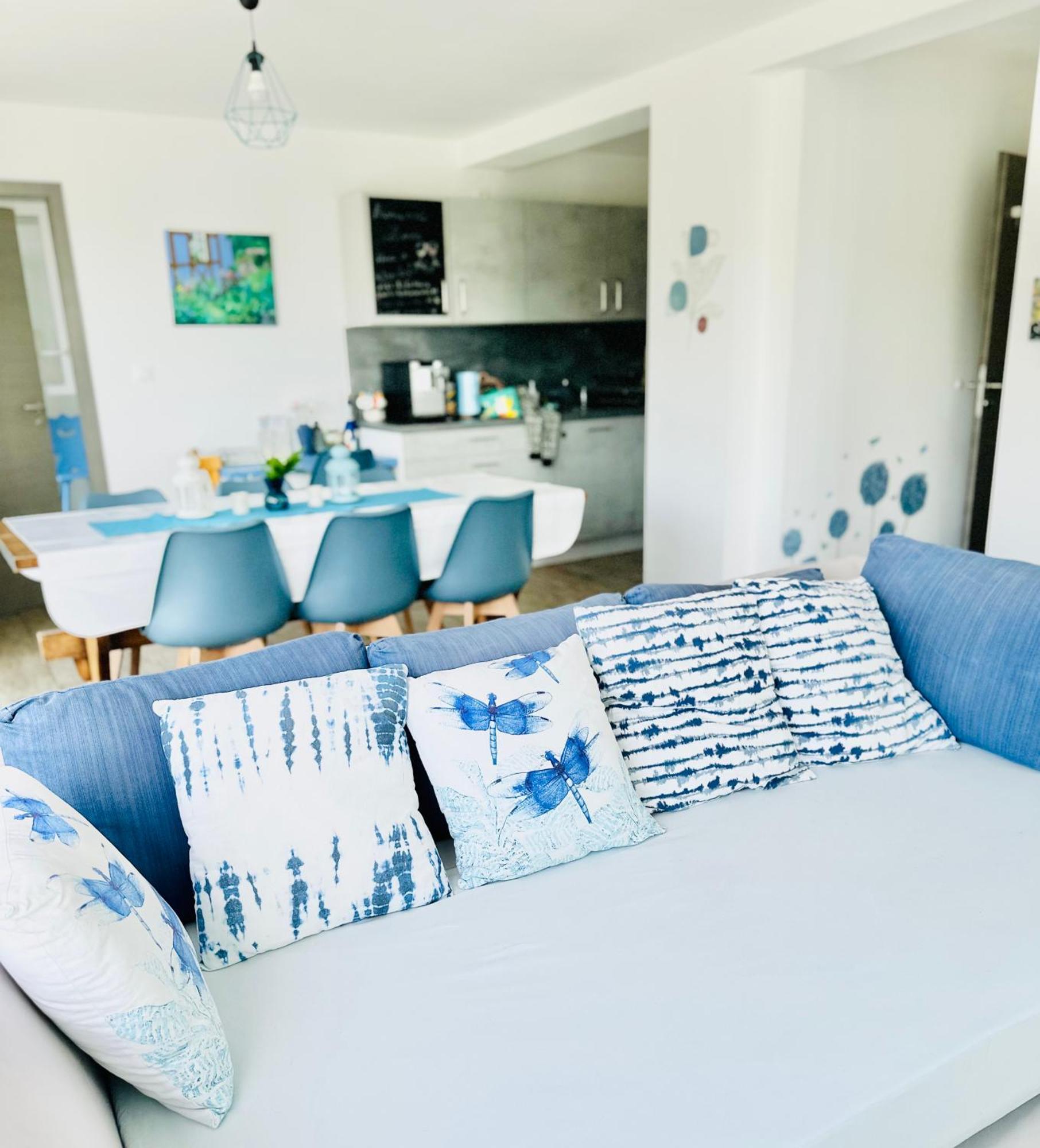 Janea Big Blue House Appartement Reichsfeld Buitenkant foto